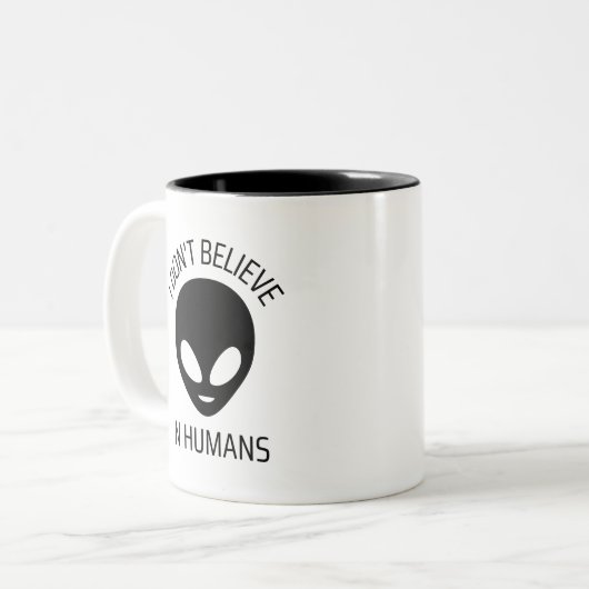 私は人間信じのコーヒマグではない ツートーンマグカップ (正面左)