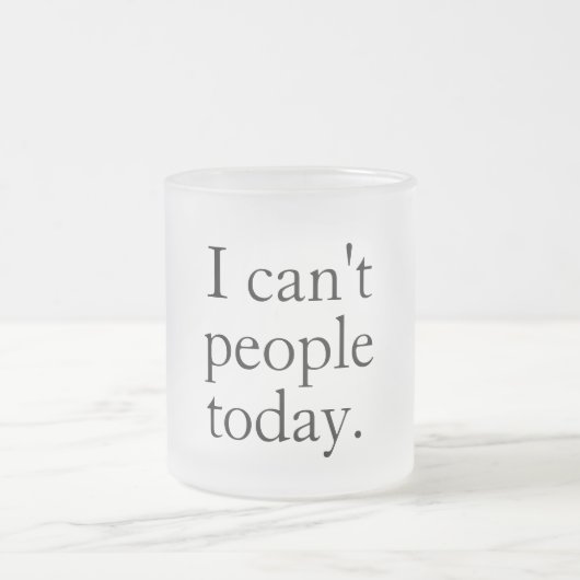私は今日は人がミニマル出来シンプルない黒引用文 フロストグラスマグカップ (中央)