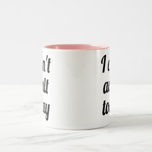 私は今日は大人にならない ユーモアおもしろいジョークのマグ| ツートーンマグカップ (中央)