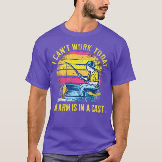 私は今日は腕がギプスになって働けない Tシャツ