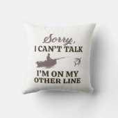 私は他の電話に出ている クッション (裏面)