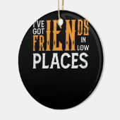 私は低い場所得で友達がいるレッドネック国 セラミックオーナメント (左)