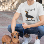 私は低地得で友達がダシュント犬 Tシャツ