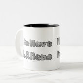 私は信じエイリアン ツートーンマグカップ (正面左)