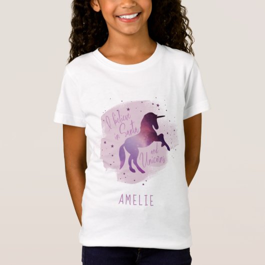 私は信じユニコーンとサンタ銀河系クリスマスに住んでいる Tシャツ (正面)