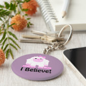 私は信じ可愛い漫画の女の子イェティ キーホルダー (側面)