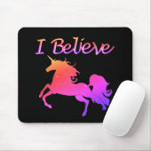 私は信じUnicorns Sparkly Pink Unicornに マウスパッド (マウス)
