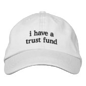 私は信託基金の刺繍をした野球帽を持っている 刺繍入りキャップ (正面)