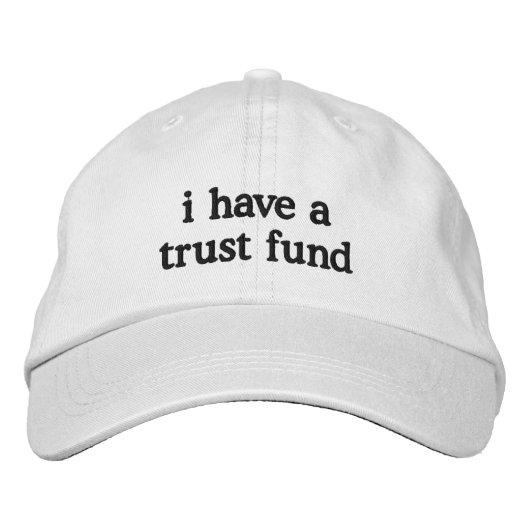 私は信託基金の刺繍をした野球帽を持っている 刺繍入りキャップ (正面)