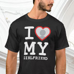 私は写真Tシャツよりも彼女が大好き Tシャツ<br><div class="desc">自分のI Love My Girboleを今まで以上に写真文字のTシャツを作成モダンしクール、大きな赤いハートにスラブセリフのフォントとガールフレンドの写真をフィーチャーするこの面白いシャツのテンプレート。自分の写真、名前、または任意の文字を追加パーソナライズされたする。「私は私のガールフレンドが大好き」のTシャツのデザインはインスパイア、ミルトン・グラザー製のロゴのTシャツのグラフィックデザイン「I love NY」で、私はグラザーが使用したオリジナルの丸いスラブの書体の代わりにクーリエ新フォントを使用した。私のガールフレンドユニークのTシャツが大好きだから、彼氏のために自分の贈り物を作りなさい!</div>