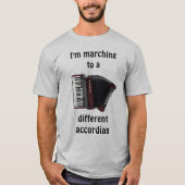 私は別の...へ進んでいる Tシャツ (正面)