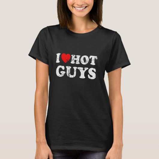 私は動揺してハート熱い男が大好き熱い男 Tシャツ (正面)