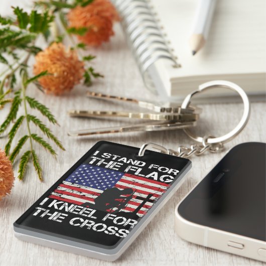 私は十字旗のアメリカのためにフラッグのクネエルのために立つ キーホルダー (正面右)