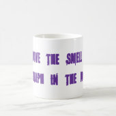 "私は午前中謄写版の臭いを愛します。" コーヒーマグカップ (中央)