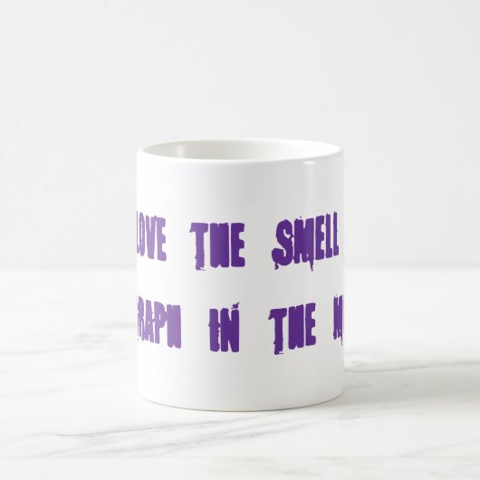 "私は午前中謄写版の臭いを愛します。" コーヒーマグカップ (中央)