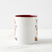 私は卵を引いてるわ!かわいい卵の漫画 ツートーンマグカップ (中央)