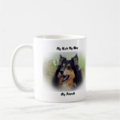 私は友達のマグカップを口にしゃべる。 コーヒーマグカップ (左)