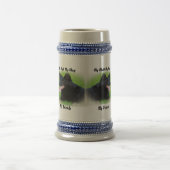 私は友達のマグカップを口にしゃべる。 ビールジョッキ (中央)