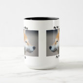 私は友達のマグカップを口にしゃべる。 マグカップ (中央)