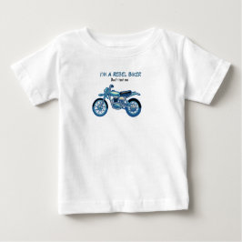 私は反乱軍の少年バイクもしくは自転車に乗る人Tシャツだ ベビーTシャツ