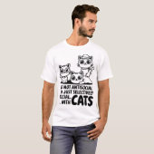 私は反社会的猫ではない Tシャツ (正面フル)