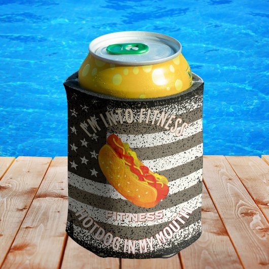 私は口の中でフィットネスフィットネスのホットドッグに夢中になっている 缶クーラー