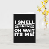 私は古い人の匂いああ私のおもしろい50誕生日 カード (黄色い花)