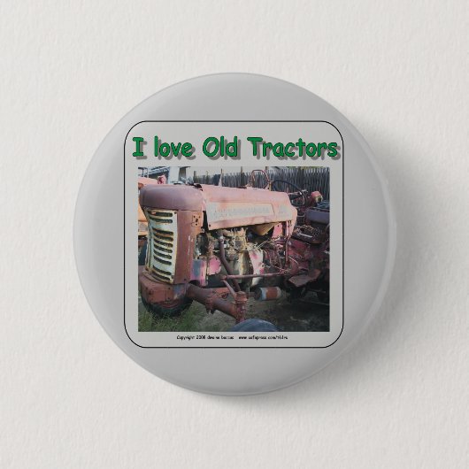 私は古いIHのトラクターを愛します 缶バッジ (正面)