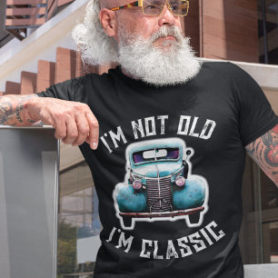 私は古くない私は車のグラフィックTクラシックシャツのグラフィック Tシャツ