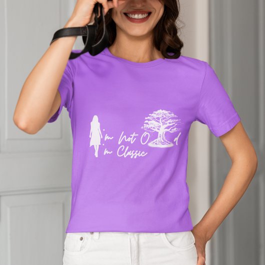 私は古くはないクラシックTシャツ Tシャツ