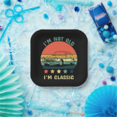 私は古くはない私はクラシック ペーパープレート (パーティー)