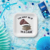 私は古くはない私はクラシック ペーパープレート (パーティー)