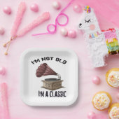 私は古くはない私はクラシック ペーパープレート (パーティー)