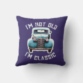 私は古くはない私は車のグラフィッククラシックー クッション (裏面)