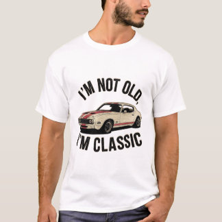 私は古くはない車のグラフィッククラシックギフトおもしろい Tシャツ