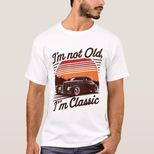 私は古くはない、私はタイムレスクラシックステートメントティー Tシャツ (正面)