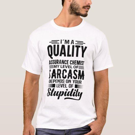 私は品質保証化学者だ Tシャツ (正面)