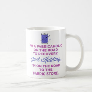 私は回復マグへ道のFabricaholicです コーヒーマグカップ
