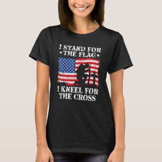私は国旗のために立ち、十字架のために跪く ベテラン Tシャツ