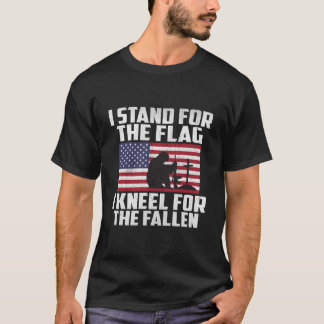 私は国旗のために立ち、戦没者のために膝を折る Tシャツ