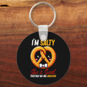 私は塩辛い彼女は一緒に甘いプレッツェル素晴らし キーホルダー (正面)