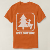 私は外の女の子の署名キャンピングハイキングおもしろいアウトドー Tシャツ (デザイン正面)