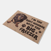 私は大きなフレッザー・ダックスフントの静かな隣人だ ドアマット (アングル)