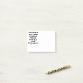 私は大きな言葉を使う人が嫌いだ ポストイット (デスク上)