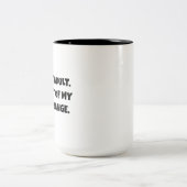 私は大人にならない。値段が手に入らないおもしろい ツートーンマグカップ (中央)