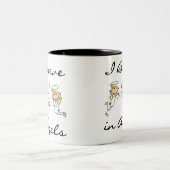 私は天使のTシャツおよびギフトで信じます ツートーンマグカップ (中央)