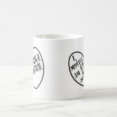 私は奇妙で珍しい贈り物だ コーヒーマグカップ (中央)
