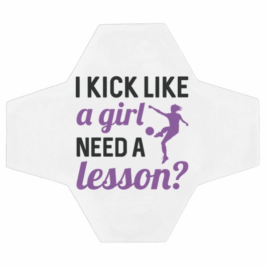 私は女の子がレッスンを必要とするように蹴る サッカーボール (フラット)