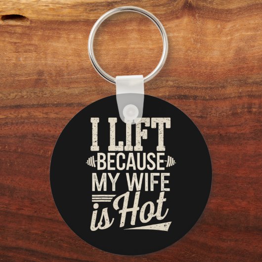 私は妻が暑いのでリフトする キーホルダー (正面)