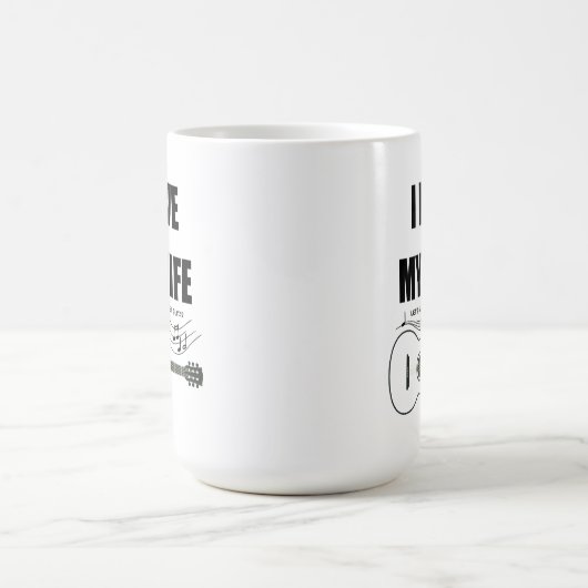私は妻が私にもう一つのギターを買貸してるのが好き コーヒーマグカップ (中央)
